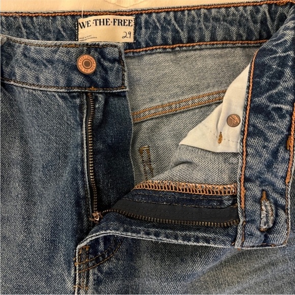 We The Free High Rise Blue Jeans Versatile Fit - Picture 8 of 9